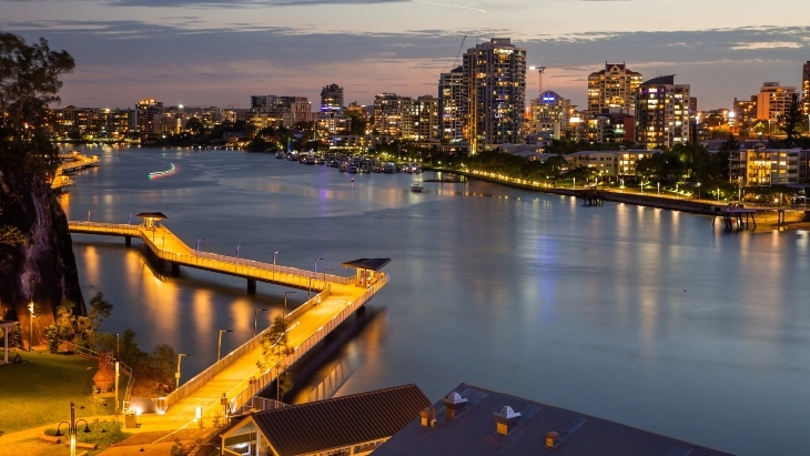 Brisbane Riverwalk at night