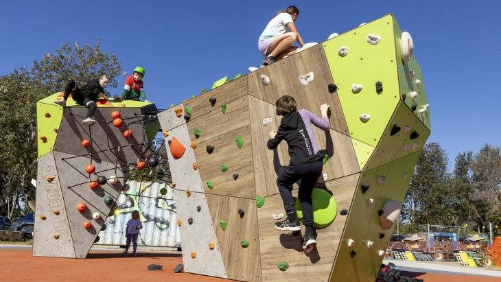 Bouldering at Peninsula Recreation Precinct