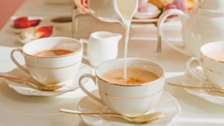 5. Mother's Day Afternoon Tea in Executive Club Lounge 32 at Four Seasons Hotel Sydney For an enchanting afternoon of whimsical elegance, whisk Mum away to the serene heights of the luxurious Executive Club Lounge 32 at Four Seasons Hotel Sydney for an exclusive Mother's Day Afternoon Tea that’s as beautiful as it is delicious. Against the sweet sounds of a live harpist and the scent of fresh florals, this elevated experience is a feast for all the senses. Tantalise your tastebuds with dainty delights from Executive Pastry Chef Nicolas Blanc – think Macadamia Choux, Tropical Pavlova, Strawberry Swiss Rolland the signature dessert, Berry Charlotte. Of course, you'll also enjoy classic scones and savoury bites. Mum will also take home a bespoke illustration created live by the incredibly talented Cai of @soystreet – a one-of-a-kind keepsake. Where: Four Seasons Hotel Sydney, 199 George St, The Rocks When: Sunday 11th May 2025 | 12:30 pm - 3:30 pm Cost: From $ 110 per person