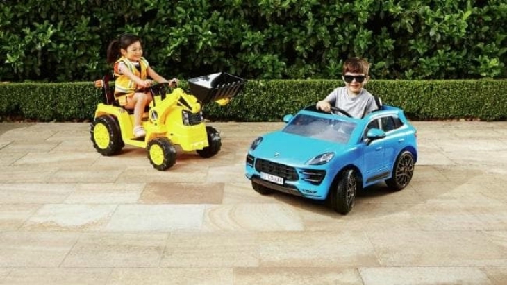 Don t Miss The Aldi Special Buy Kids Electric Ride on Car ellaslist